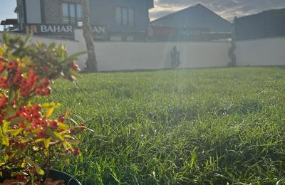 Okul ve Markete Komşu, Denize Yakın, Peyzajlı Köşe Parsel 3+1 Villa