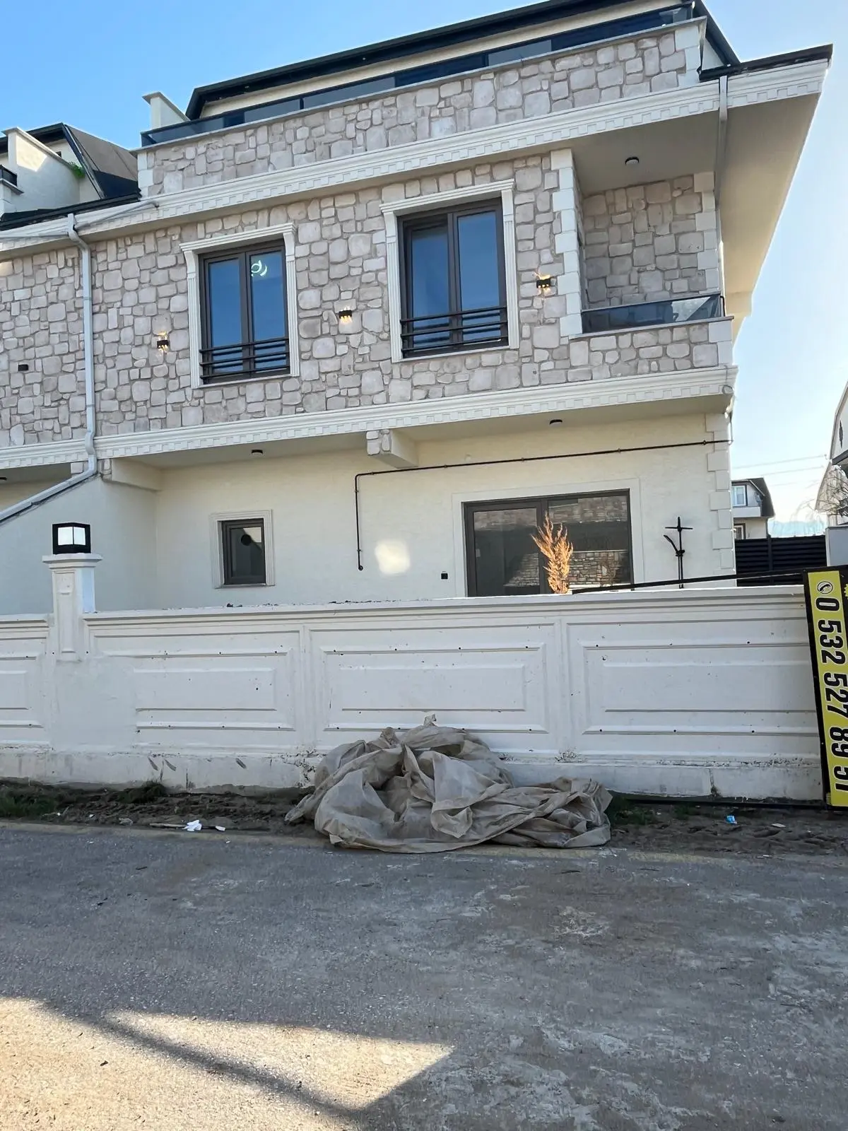 Sahil Merkezde Mimari Devrim: Denize 2. Parsel, Kapanmaz Manzaralı Lüks Villa